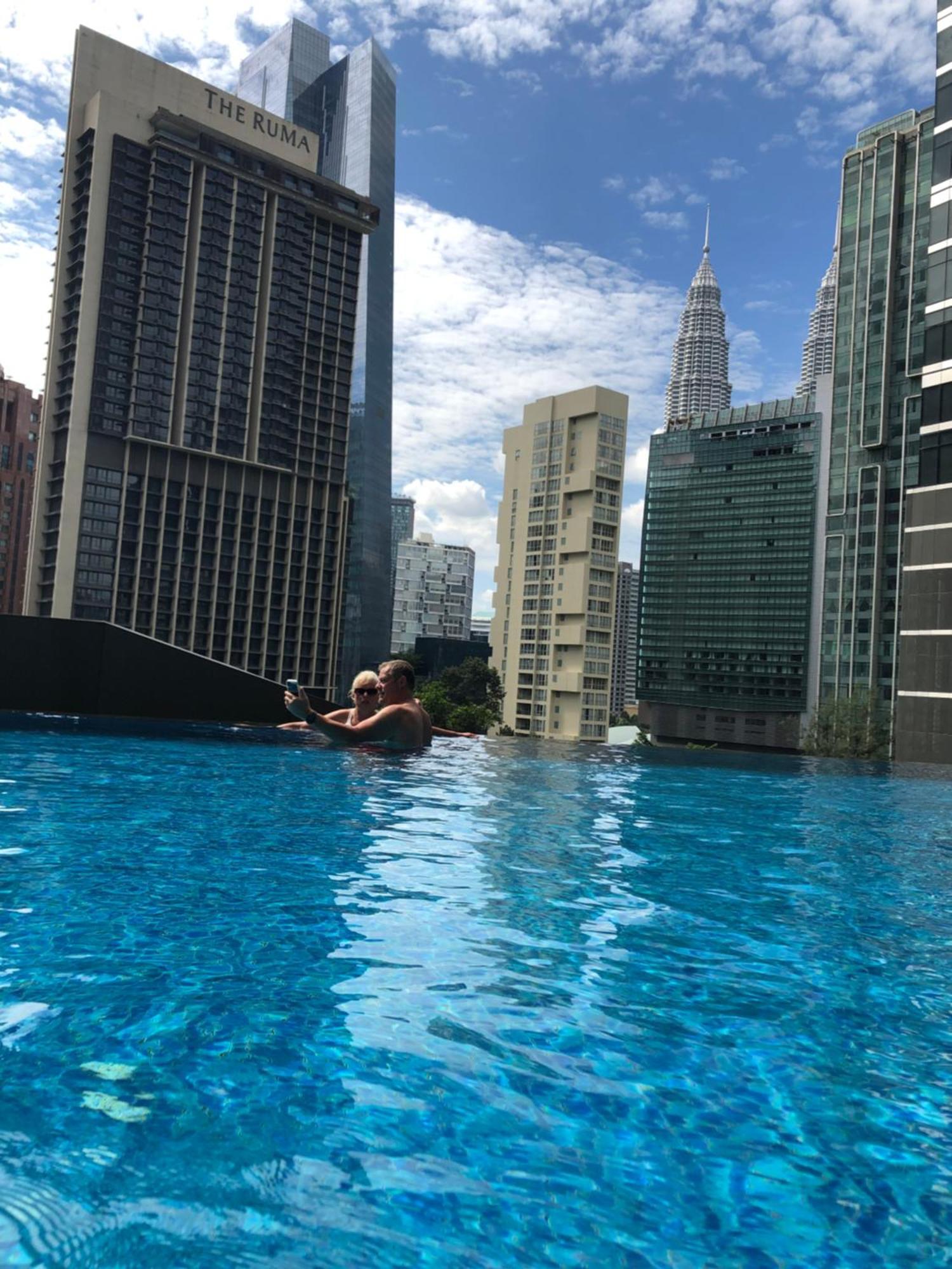 8 Kia Peng Suites Klcc By Luna Kuala Lumpur Zewnętrze zdjęcie