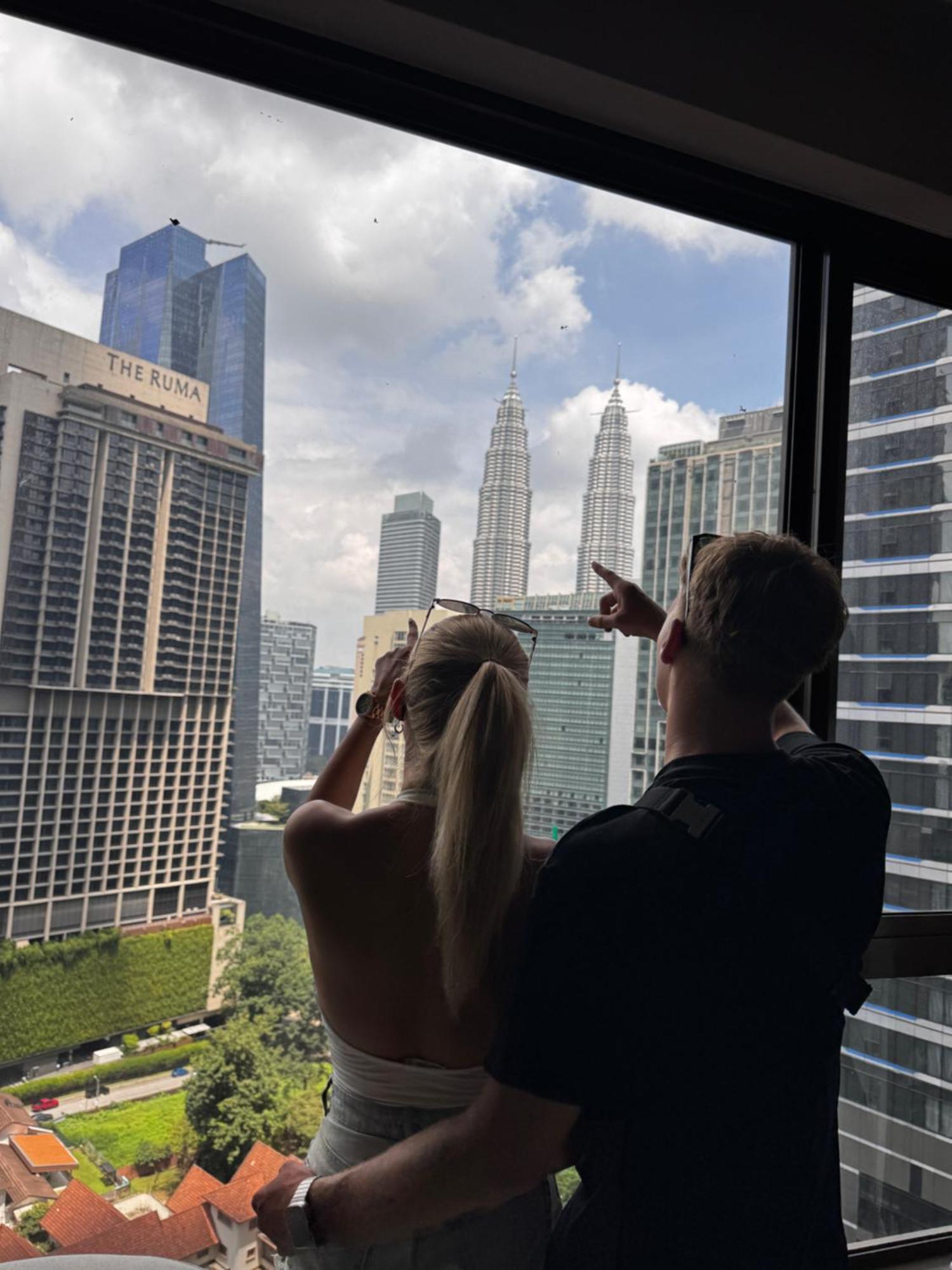 8 Kia Peng Suites Klcc By Luna Kuala Lumpur Zewnętrze zdjęcie